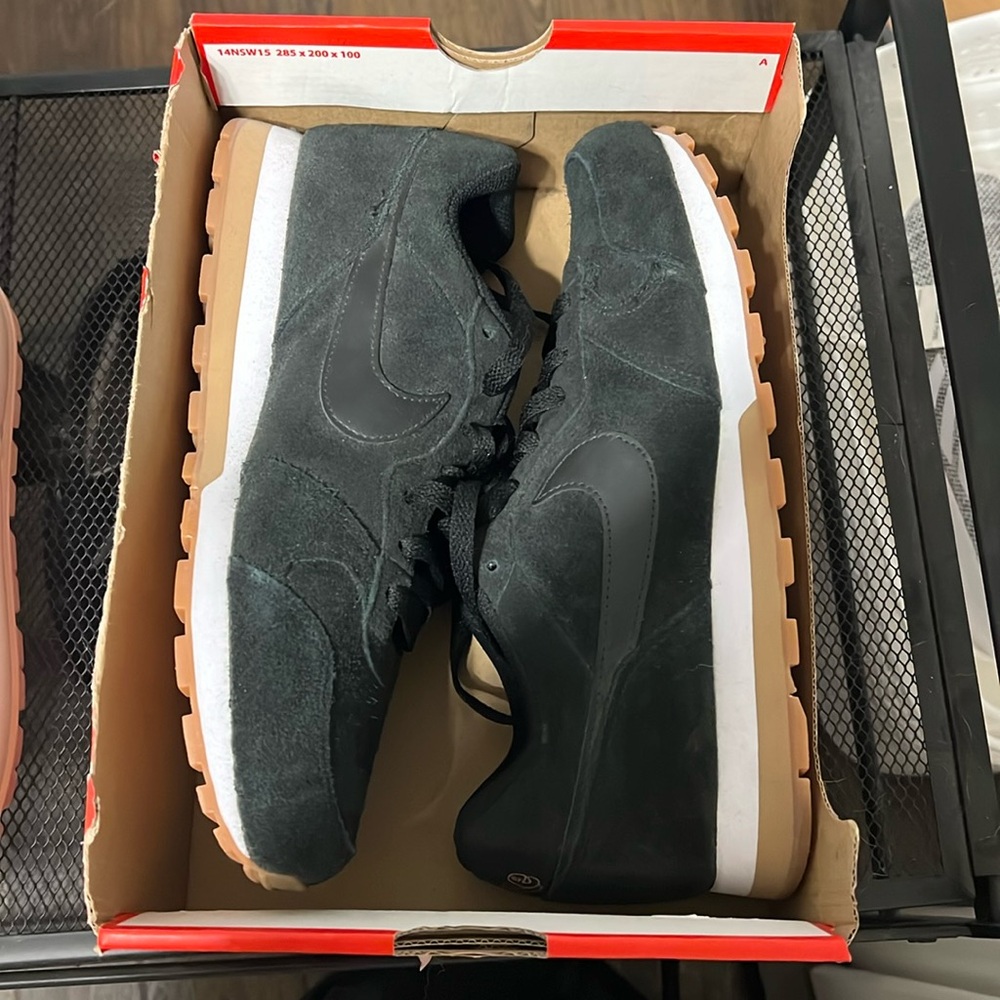 Nike Womens MD Runner 2 SE 'Black Gum', NWT, In box, no lid